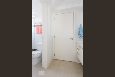 Banheiro de apartamento para alugar com 1 quarto, 52m² em Petrópolis, Porto Alegre