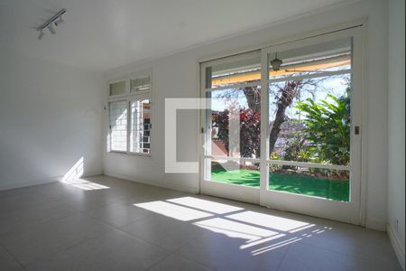 Sala de casa à venda com 4 quartos, 160m² em Três Figueiras, Porto Alegre