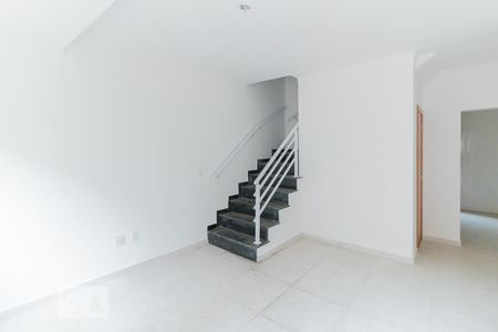 Sala de casa de condomínio à venda com 2 quartos, 84m² em Itaquera, São Paulo