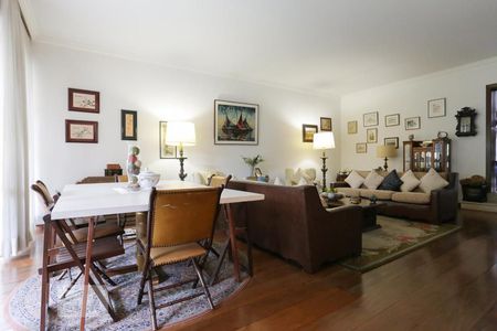 Casa à venda com 4 quartos, 392m² em Vila Madalena, São Paulo