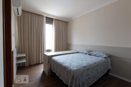 Casa de condomínio à venda com 300m², 4 quartos e 6 vagas Casa de condomínio à venda com 300m², 4 quartos e 6 vagasQuarto 3