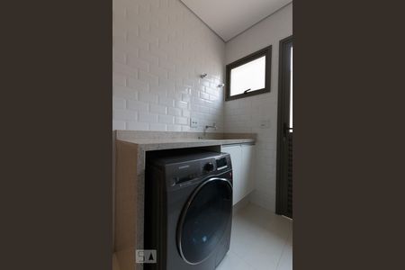 Casa de condomínio à venda com 300m², 4 quartos e 6 vagas Casa de condomínio à venda com 300m², 4 quartos e 6 vagasÁrea de Serviço