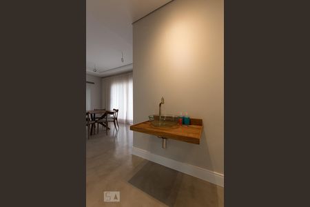 Casa de condomínio à venda com 300m², 4 quartos e 6 vagas Casa de condomínio à venda com 300m², 4 quartos e 6 vagasEntrada