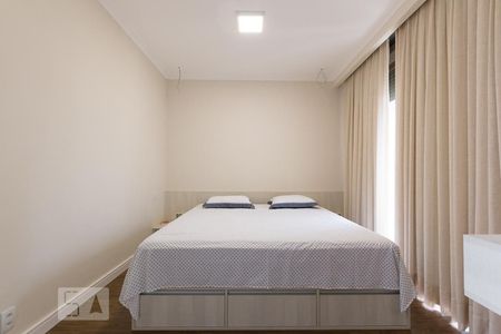 Casa de condomínio à venda com 300m², 4 quartos e 6 vagas Casa de condomínio à venda com 300m², 4 quartos e 6 vagasQuarto 4