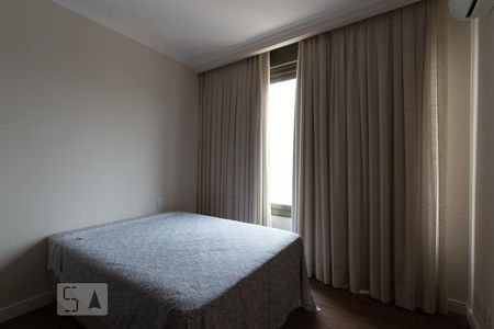 Casa de condomínio à venda com 300m², 4 quartos e 6 vagas Casa de condomínio à venda com 300m², 4 quartos e 6 vagasQuarto 2