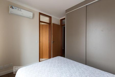 Casa de condomínio à venda com 300m², 4 quartos e 6 vagas Casa de condomínio à venda com 300m², 4 quartos e 6 vagasQuarto 2