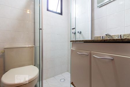 Banheiro de apartamento para alugar com 2 quartos, 70m² em Bigorrilho, Curitiba