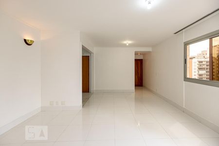 Sala de apartamento à venda com 4 quartos, 120m² em Vila Uberabinha, São Paulo