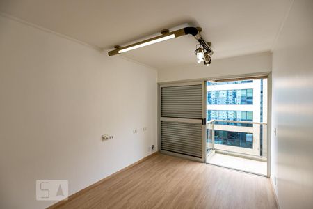 Sala 2 de apartamento à venda com 4 quartos, 120m² em Vila Uberabinha, São Paulo