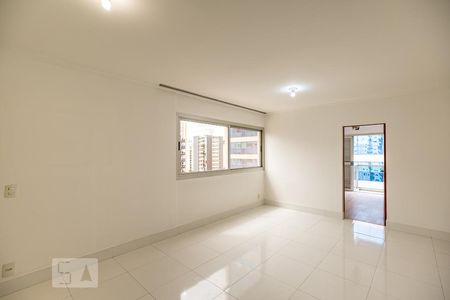 Sala de apartamento à venda com 4 quartos, 120m² em Vila Uberabinha, São Paulo