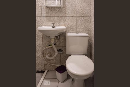 Banheiro de kitnet/studio para alugar com 1 quarto, 30m² em Vila Aricanduva, São Paulo