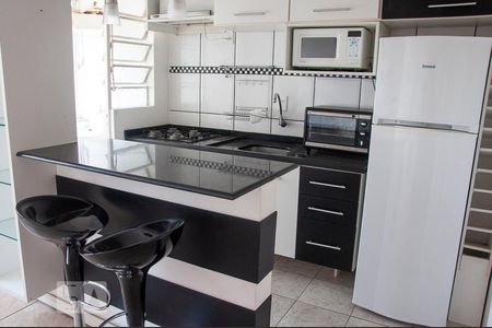 Cozinha de apartamento à venda com 1 quarto, 39m² em Cristal, Porto Alegre