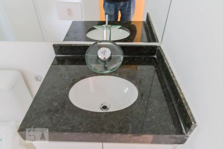 Pia do banheiro de apartamento para alugar com 3 quartos, 73m² em Ponte Grande, Guarulhos