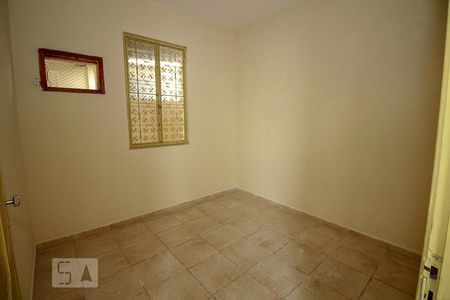 Quarto 1 de casa para alugar com 1 quarto, 40m² em Vila da Penha, Rio de Janeiro