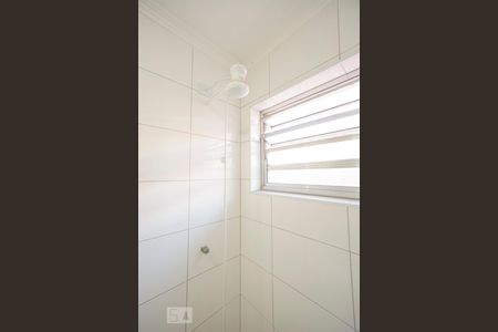 Detalhe banheiro suíte de casa para alugar com 3 quartos, 180m² em Vila Ema, São Paulo