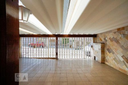 Vista sala de casa à venda com 3 quartos, 180m² em Vila Ema, São Paulo