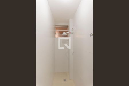 Banheiro de apartamento para alugar com 1 quarto, 30m² em Centro, Campinas