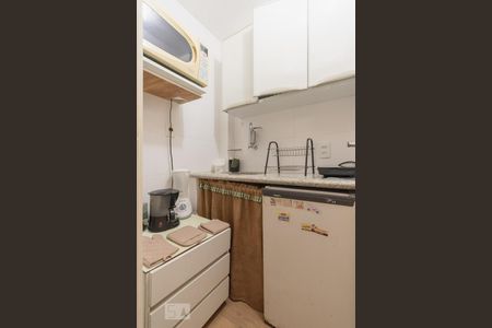 Cozinha de kitnet/studio para alugar com 1 quarto, 23m² em Botafogo, Rio de Janeiro