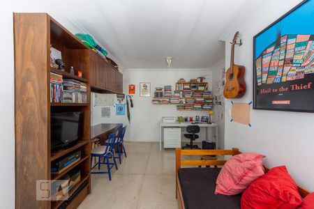 Sala de estar de apartamento para alugar com 2 quartos, 48m² em Pinheiros, São Paulo