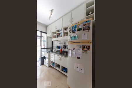 Cozinha de apartamento para alugar com 2 quartos, 48m² em Pinheiros, São Paulo