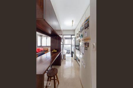 Cozinha de apartamento para alugar com 2 quartos, 48m² em Pinheiros, São Paulo