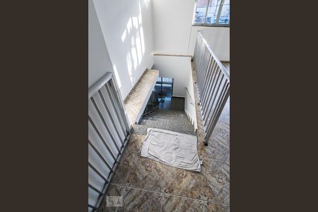 Sala - Escada de acesso de casa à venda com 4 quartos, 163m² em Olaria, Rio de Janeiro