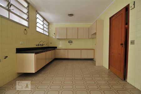 Cozinha de casa para alugar com 4 quartos, 300m² em Jardim Leonor, São Paulo