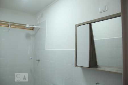 Banheiro de casa à venda com 3 quartos, 132m² em Vila Vianelo, Jundiaí