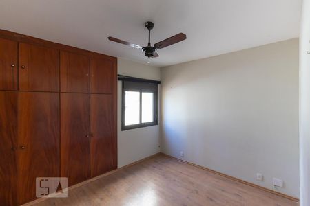 Quarto de apartamento à venda com 1 quarto, 57m² em Cambuí, Campinas