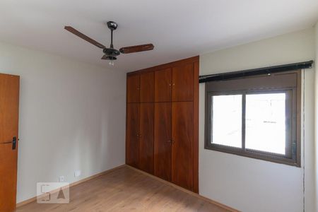 Quarto de apartamento à venda com 1 quarto, 57m² em Cambuí, Campinas