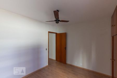 Quarto de apartamento à venda com 1 quarto, 57m² em Cambuí, Campinas