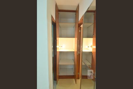 Corredor de apartamento para alugar com 1 quarto, 48m² em Copacabana, Rio de Janeiro