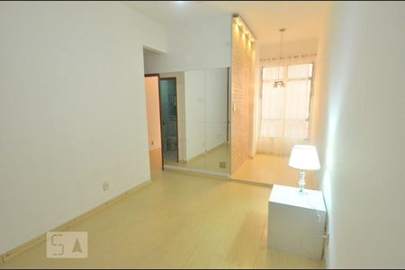 Sala de apartamento para alugar com 1 quarto, 48m² em Copacabana, Rio de Janeiro