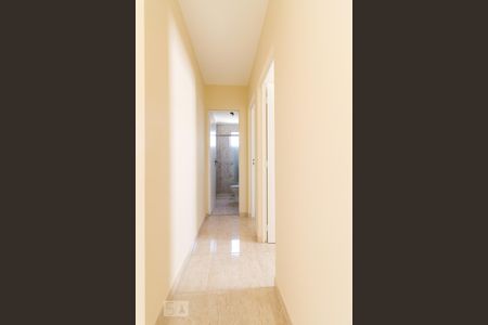 Corredor dos Quartos e Banheiro  de apartamento para alugar com 3 quartos, 62m² em Chácara Santo Antônio (zona Leste), São Paulo