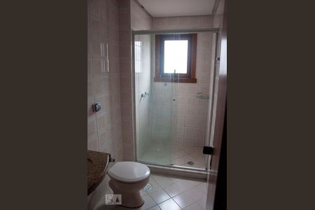 Banheiro de apartamento para alugar com 2 quartos, 90m² em Santana, Porto Alegre