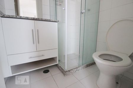 Banheiro de apartamento para alugar com 2 quartos, 62m² em Vila Vitório Mazzei, São Paulo