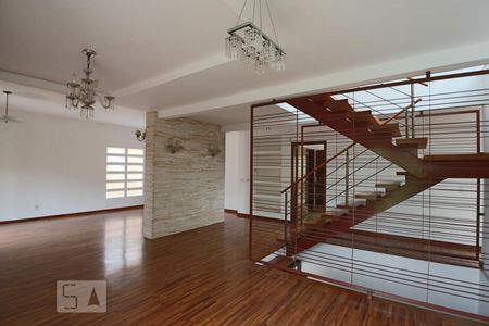 Casa para alugar com 309m², 4 quartos e 3 vagasSala