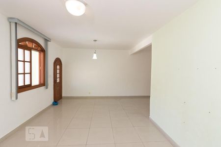 Sala de casa de condomínio à venda com 3 quartos, 196m² em Taquara, Rio de Janeiro