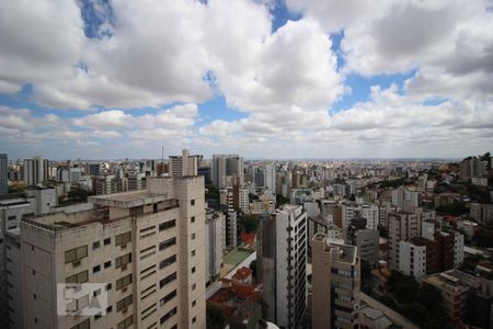 Vista Quarto 1 de apartamento para alugar com 3 quartos, 107m² em Serra, Belo Horizonte