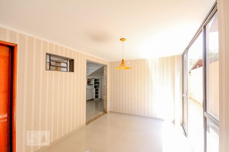 Sala 2 de casa de condomínio para alugar com 4 quartos, 210m² em Parque Anhanguera, Goiânia