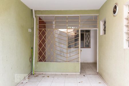 Fachada interna de casa para alugar com 4 quartos, 130m² em Quinta da Paineira, São Paulo