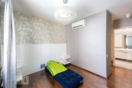 Suíte 1 de apartamento para alugar com 3 quartos, 140m² em Moema, São Paulo