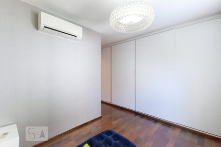 Suíte 1 de apartamento para alugar com 3 quartos, 140m² em Moema, São Paulo