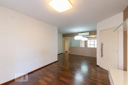 Sala de apartamento para alugar com 3 quartos, 140m² em Moema, São Paulo