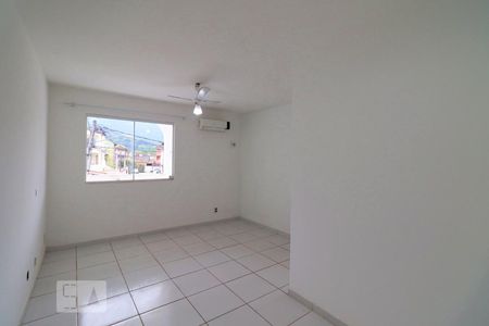 Quarto de casa de condomínio à venda com 3 quartos, 480m² em Vargem Grande, Rio de Janeiro