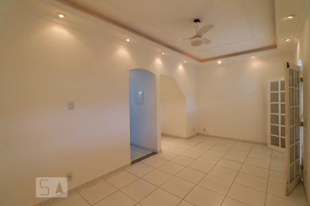 Sala de casa de condomínio à venda com 3 quartos, 480m² em Vargem Grande, Rio de Janeiro