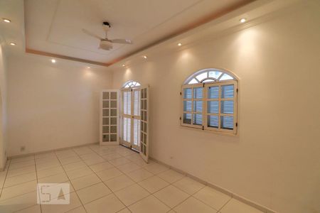 Casa de condomínio à venda com 480m², 3 quartos e 3 vagasSala