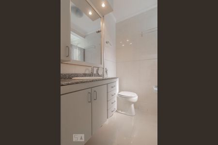 Banheiro  de apartamento à venda com 2 quartos, 57m² em Bosque da Saúde, São Paulo