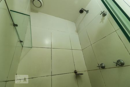 Banheiro de apartamento para alugar com 2 quartos, 60m² em Barra da Tijuca, Rio de Janeiro