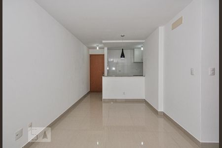 Sala de apartamento à venda com 3 quartos, 76m² em Jacarepaguá, Rio de Janeiro
